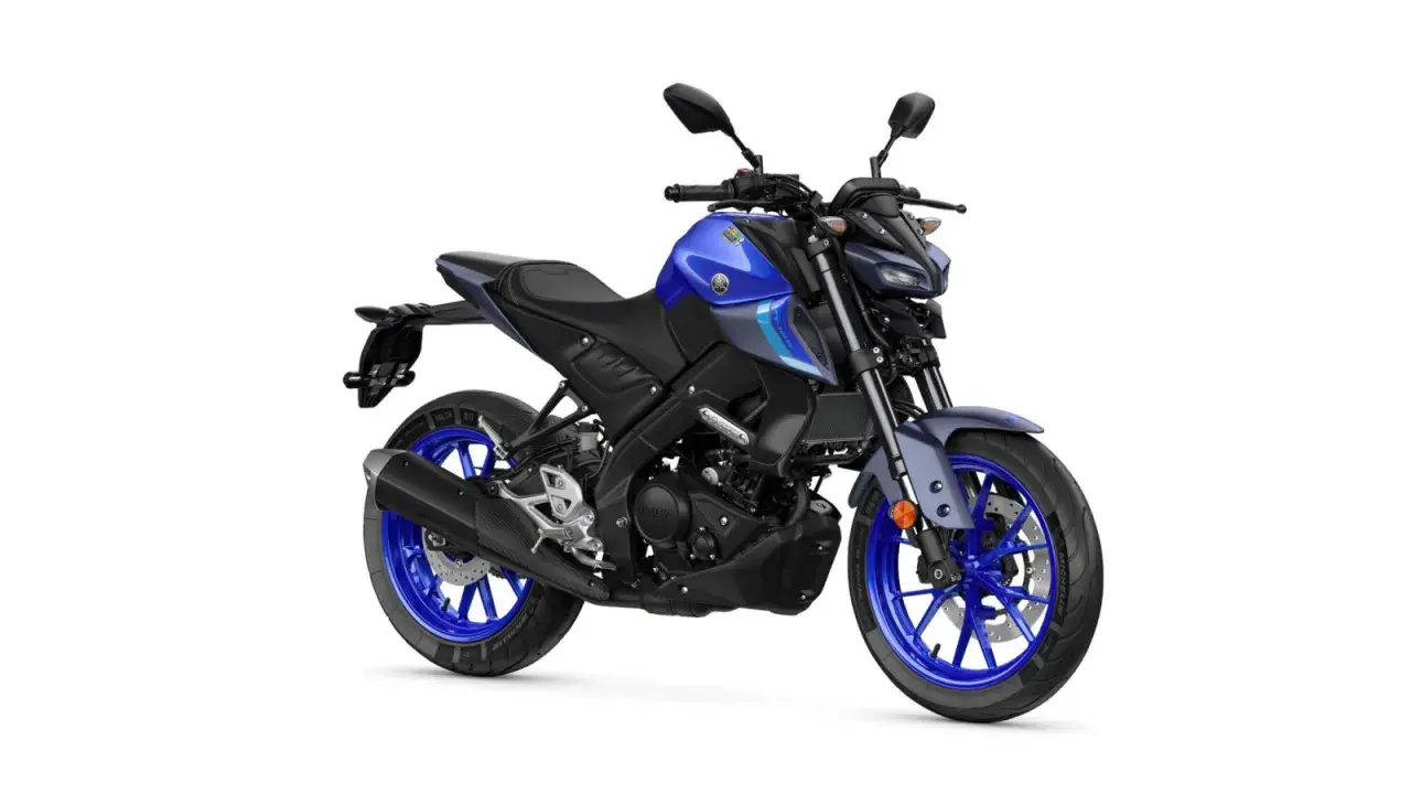 Niebieski Yamaha MT-125 z niebieskimi felgami. Sprawdź yamaha mt 125 dane techniczne, aby poznać jego możliwości.