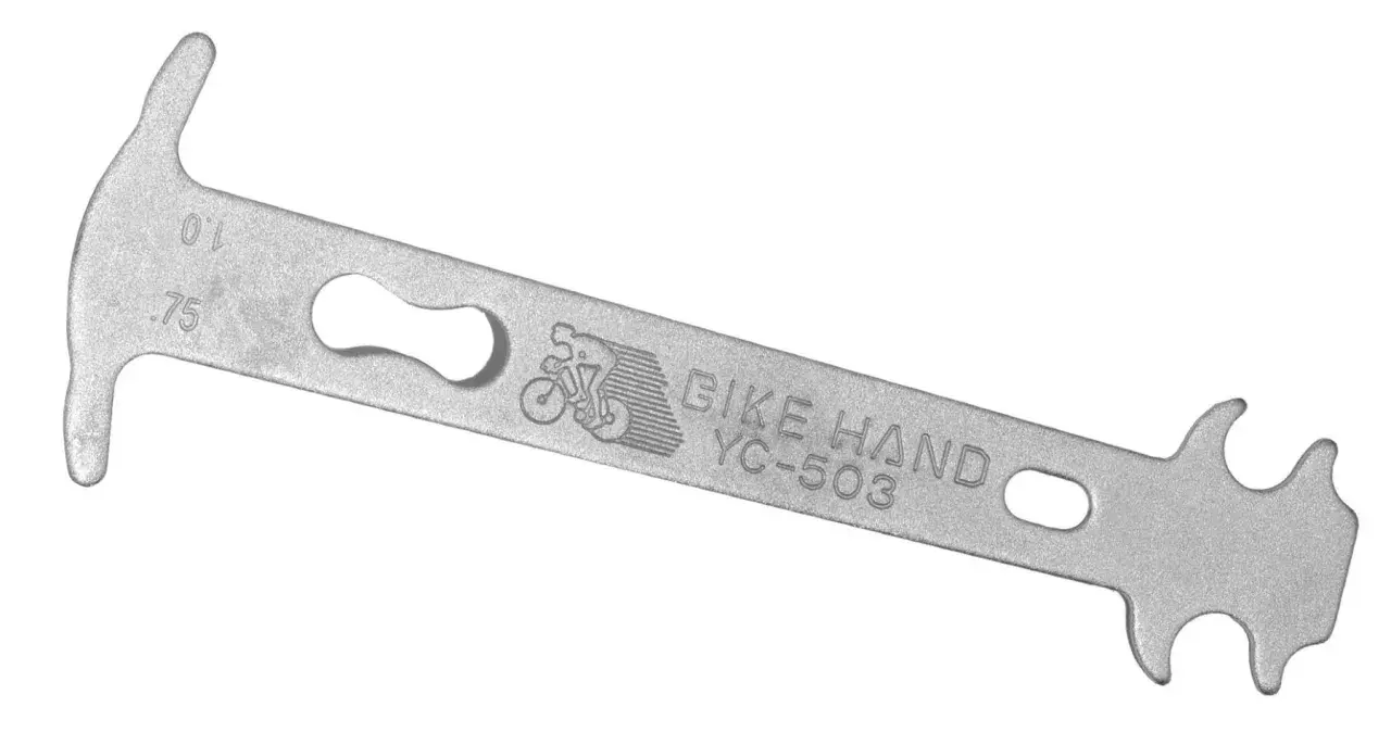 Narzędzie Bike Hand YC-503 do sprawdzania zużycia łańcucha. Pomoże Ci ocenić, jak liczyć ogniwa w łańcuchu motocyklowym i kiedy go wymienić.