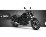 Czarny motocykl Kawasaki Eliminator 500 cm3, gotowy na miejskie przygody.