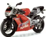 Czerwona Aprilia RS 125 Extrema, gotowa do osiągnięcia v-max.