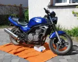 Niebieski motocykl Kawasaki ER-5, idealny na prawo jazdy kat B, motocykl 250. Gotowy do jazdy po wymianie oleju.