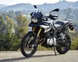 BMW GS 850 – poznaj jego dane techniczne i przygotuj się na przygodę. Ten motocykl to idealny kompan na każdą drogę.