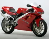 Czerwona Cagiva Mito 125, sportowy motocykl z lat 90., gotowy do osiągnięcia v max.