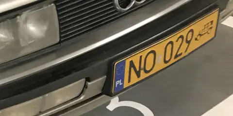 Audi z unikatową rejestracją NO 029.