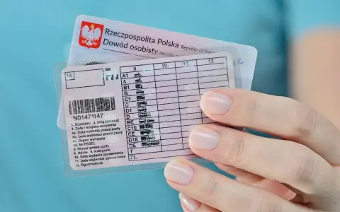 Polskie prawo jazdy i dowód osobisty. Kiedy można zdawać egzamin praktyczny na prawo jazdy? Sprawdź datę wydania uprawnień.
