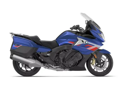 Niebieski motocykl BMW K1600GT z czerwonymi pasami. Poznaj jego bmw k1600gt dane techniczne.
