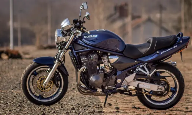 Suzuki Bandit 1200, klasyk z lat 90. Sprawdź jego bandit 1200 dane techniczne i poczuj moc!