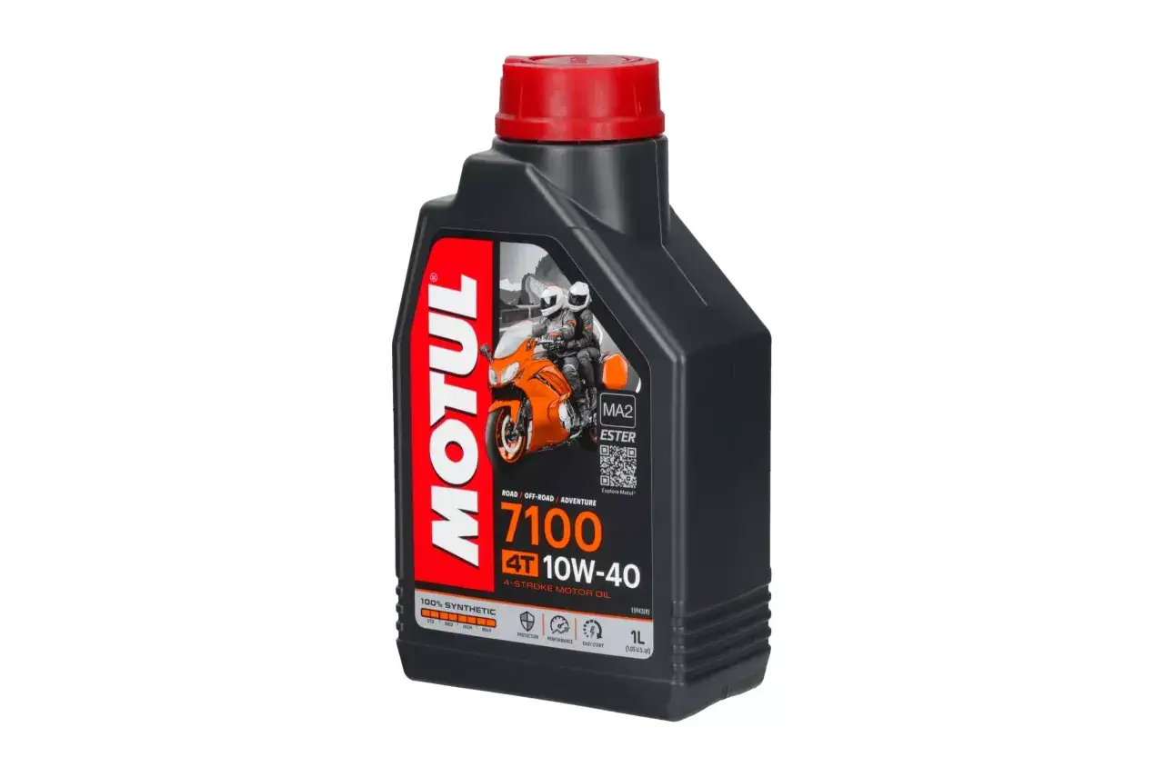Czarny kanister z olejem Motul 7100 10W-40. Czy Motul to dobry olej? Tak, to 100% syntetyczny olej do motocykli, zapewniający ochronę i wydajność.