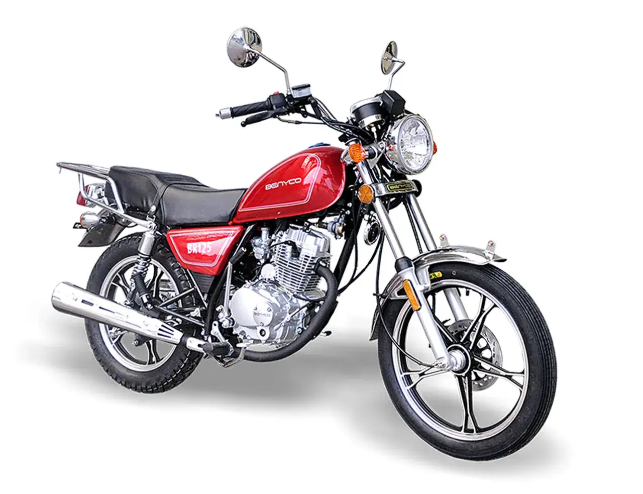 Czerwony motocykl Benyco BR125, gotowy do drogi. Zastanawiasz się, ile waży litr benzyny, by ruszyć w podróż?