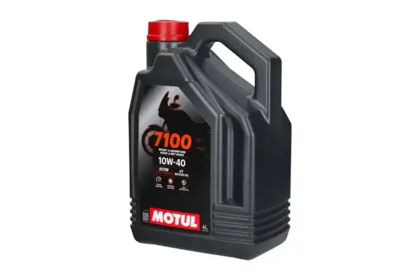Czarny kanister z olejem Motul 7100 10W-40. Czy Motul to dobry olej? Tak, to syntetyczny olej do motocykli.